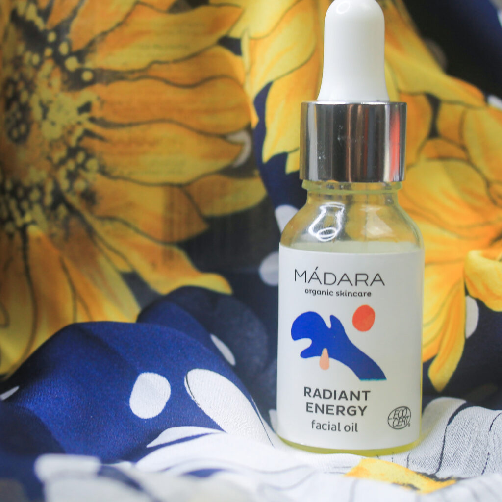 Recensione Radiant Energy Facial Oil di Madara