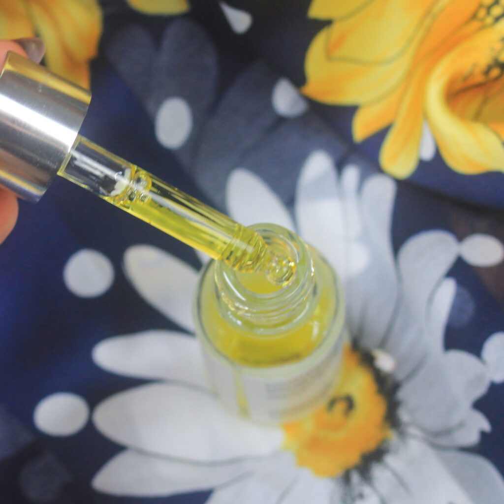 Recensione Radiant Energy Facial Oil di Madara